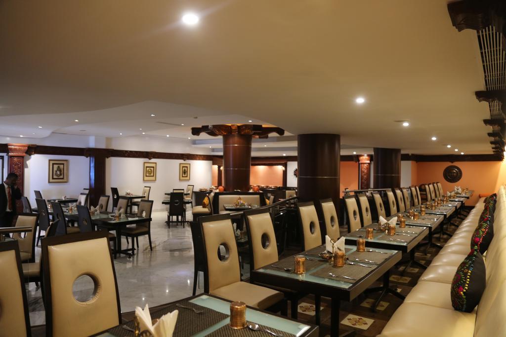 The President Hotel Μπανγκαλόρ Εξωτερικό φωτογραφία