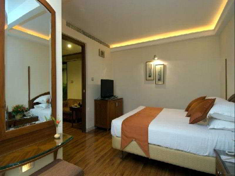 The President Hotel Μπανγκαλόρ Εξωτερικό φωτογραφία