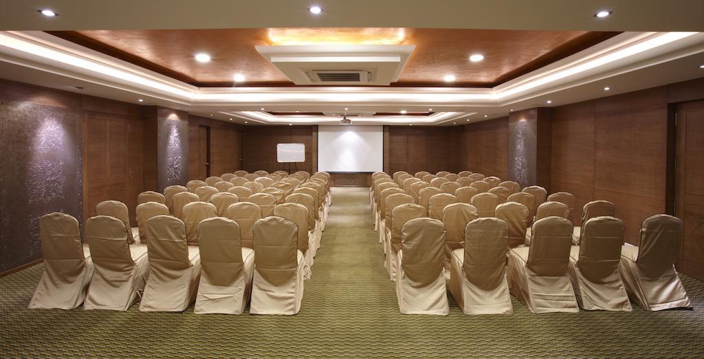 The President Hotel Μπανγκαλόρ Εξωτερικό φωτογραφία