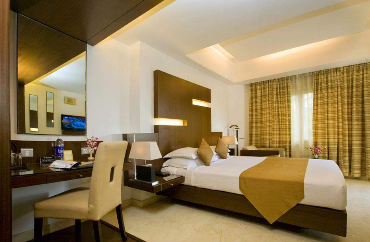 The President Hotel Μπανγκαλόρ Εξωτερικό φωτογραφία